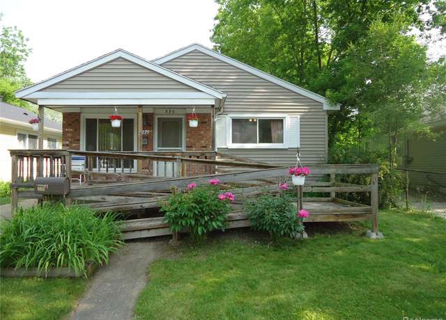 Property at 220 W Yale Ave, Pontiac, MI 48340, 3 beds, 1.5 baths