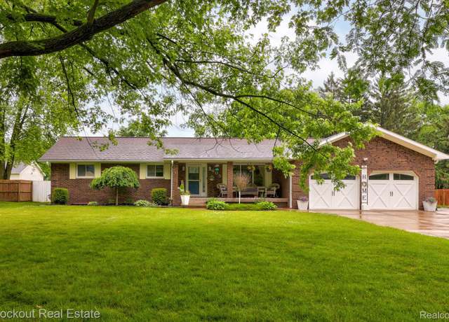 Property at 605 Shawnesee Ave, Flushing, MI 48433, 6 beds, 3 baths