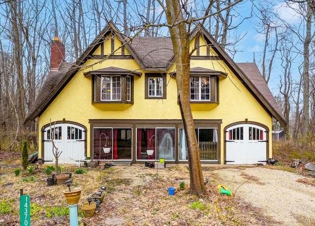 Property at 14370 Lakeshore Dr, Lakeside, MI 49116, 4 beds, 2 baths