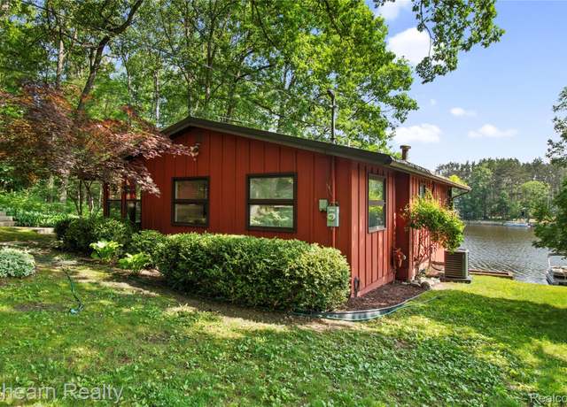 Property at 6600 W Shore Dr, Sherman Township, MI 48893, 2 beds, 2 baths