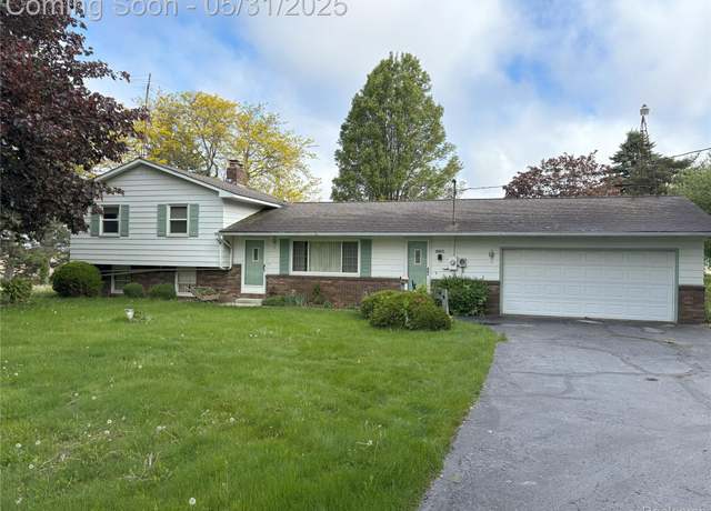 Property at 8865 E Bennington Rd, Durand, MI 48429, 3 beds, 1.5 baths