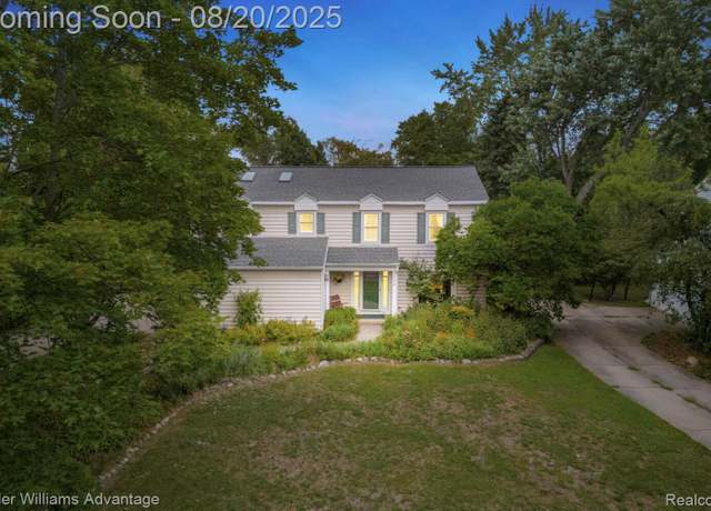 Property at 5594 Bayswater Rd, West Bloomfield Charter Township, MI 48322, 3 beds, 2.5 baths