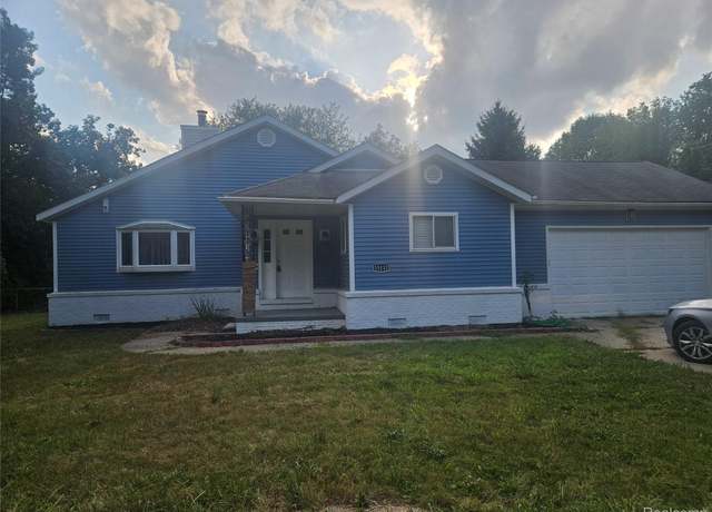 Property at 15112 Blueberry Dr, Holly Township, MI 48442, 3 beds, 2 baths