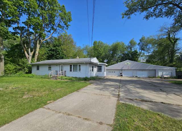 Property at 607 66th St SE, Grand Rapids, MI 49548, 3 beds, 1.5 baths