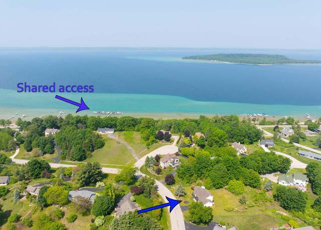Property at 1259 Lin Dale Dr, Traverse City, MI 49686, 4 beds, 3 baths