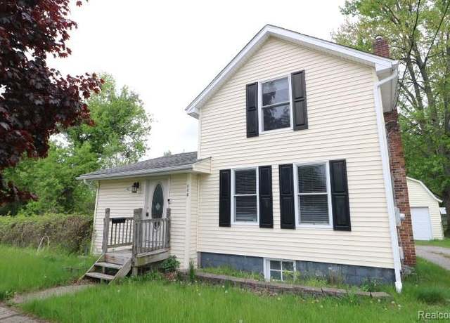 Property at 111 N Genesee St, Davison, MI 48423, 2 beds, 2 baths