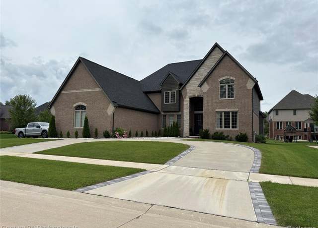 Property at 55667 Lochmoor Dr, Shelby Twp, MI 48316, 4 beds, 3.5 baths