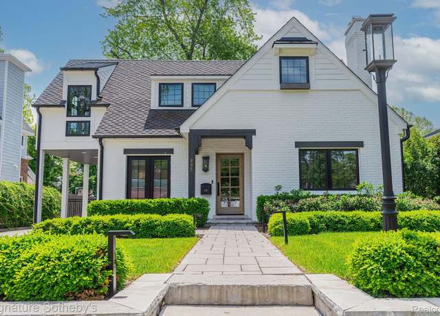 Property at 895 Harmon St, Birmingham, MI 48009, 4 beds, 3.5 baths