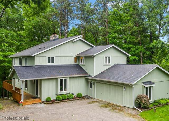 Property at 7340 Deer Lake Rd, Clarkston, MI 48346, 5 beds, 3.5 baths