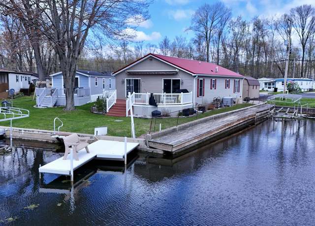 Property at 479 Maple Ln, Coldwater, MI 49036, 3 beds, 2 baths