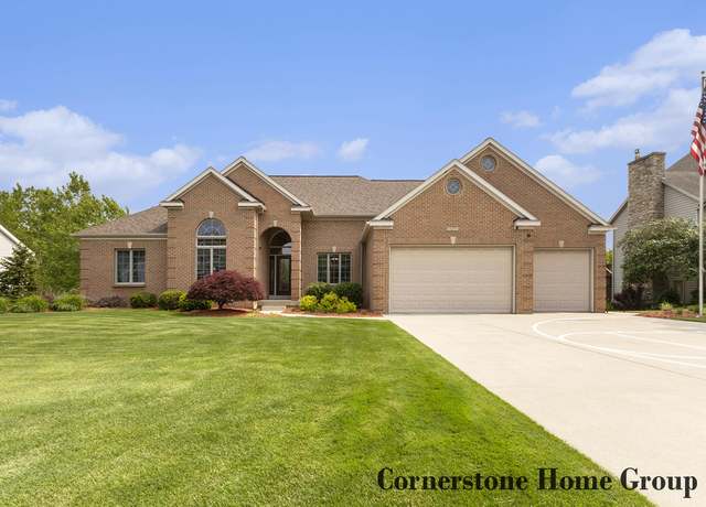 Property at 5273 S Silverstone Dr NE, Comstock Park, MI 49321, 5 beds, 3.5 baths
