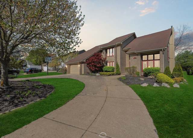 Property at 7039 Timberview Trl, West Bloomfield, MI 48322, 4 beds, 3.5 baths