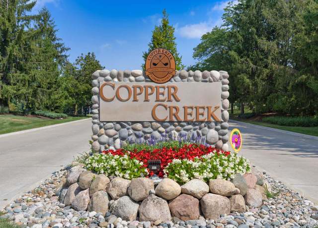 Property at 28006 Golf Pointe Blvd, Farmington, MI 48331, 4 beds, 2.5 baths