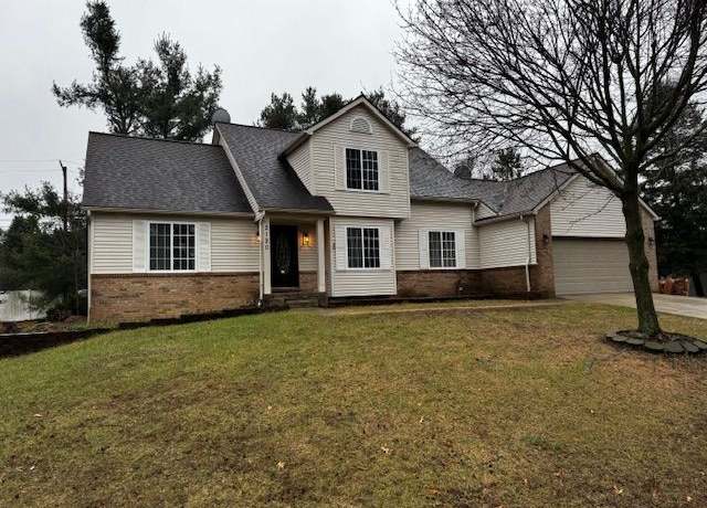 Property at 2120 Matthew St, Commerce Twp, MI 48390, 3 beds, 2.5 baths