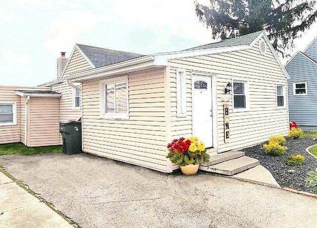 Property at 21218 Woodward St, Clinton Township, MI 48035, 3 beds, 1 bath