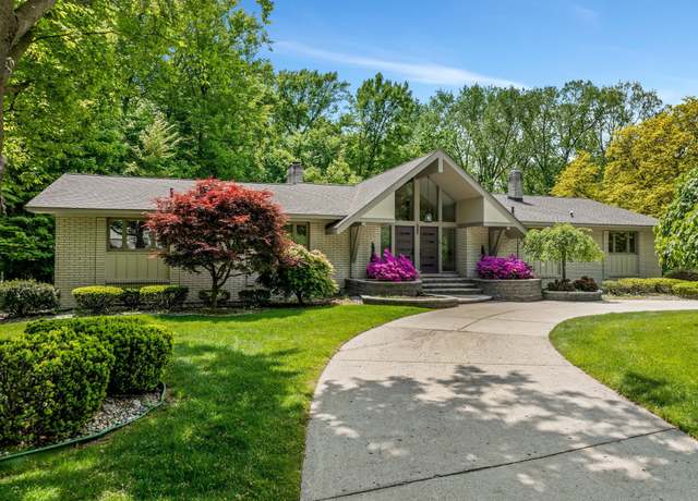 Property at 21301 Woodhill Dr, Northville, MI 48167, 5 beds, 3.5 baths