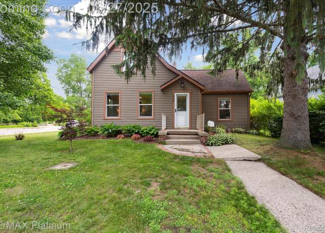 Property at 420 Wetmore St, Howell, MI 48843, 4 beds, 2 baths
