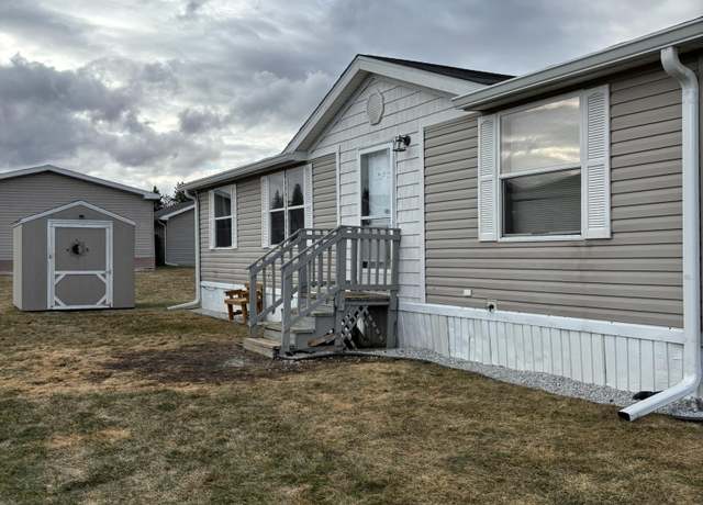 Property at 48 Somerset St, Swartz Creek, MI 48473, 3 beds, 2 baths
