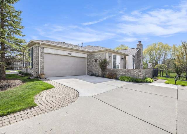 Property at 49837 Hidden Valley Dr, Macomb, MI 48044, 2 beds, 3 baths