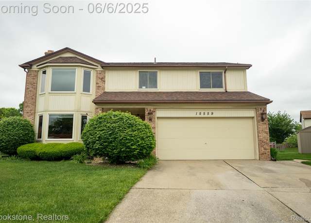 Property at 15559 Williamsburg Dr E, Macomb, MI 48044, 4 beds, 2.5 baths