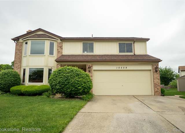 Property at 15559 Williamsburg Dr E, Macomb, MI 48044, 4 beds, 2.5 baths