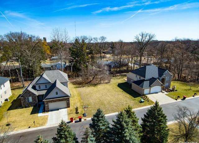 Property at 24714 Pembrooke Dr, Southfield, MI 48033