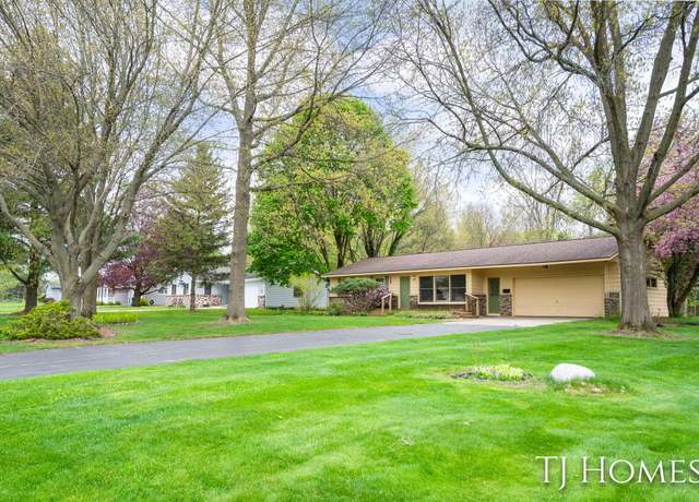 Property at 706 Ponderosa Dr NW, Grand Rapids, MI 49544, 3 beds, 1.5 baths