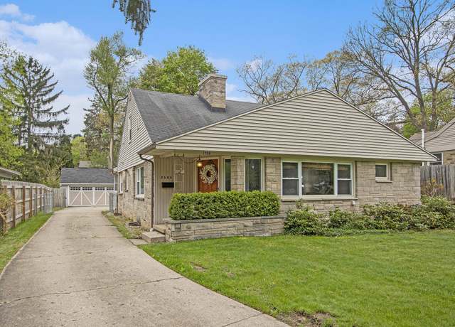 Property at 2508 Oakland Dr, Kalamazoo, MI 49008, 3 beds, 3.5 baths