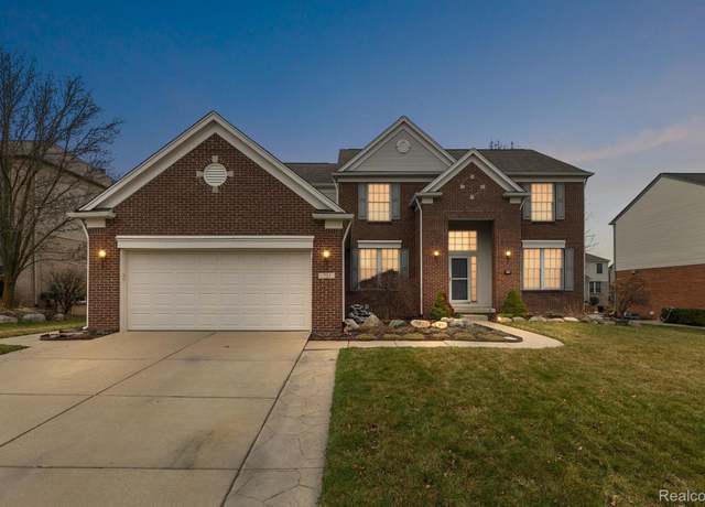 Property at 721 Enchantment Dr, Rochester Hills, MI 48307, 4 beds, 3.5 baths