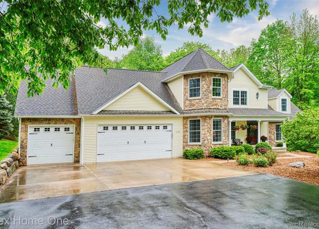 Property at 17351 Timber Crk, Holly, MI 48442, 4 beds, 3.5 baths