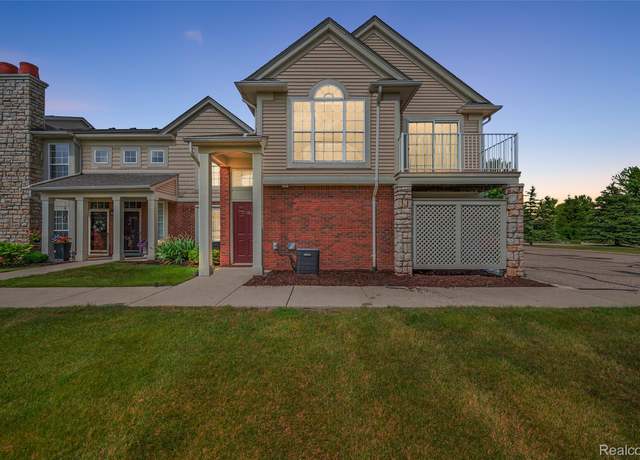 Property at 21958 Hartford Way, Macomb, MI 48042, 2 beds, 1 bath