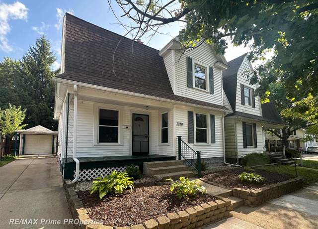 Property at 1020 Tenth St, Grand Rapids, MI 49504, 4 beds, 1.5 baths