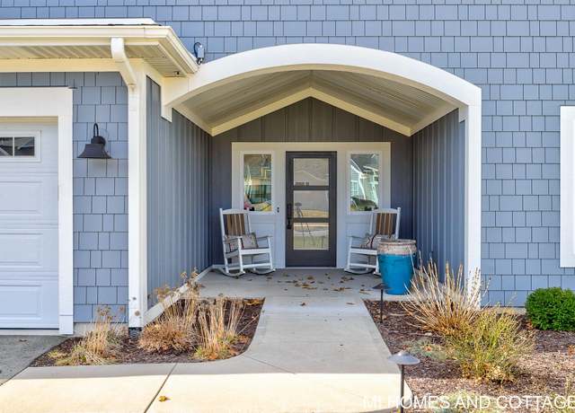 Property at 170 Prairie View Ct, Holland, MI 49424, 3 beds, 2 baths