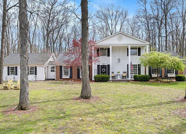 Property at 1900 Maplewood Dr, Owosso, MI 48867, 6 beds, 3.5 baths