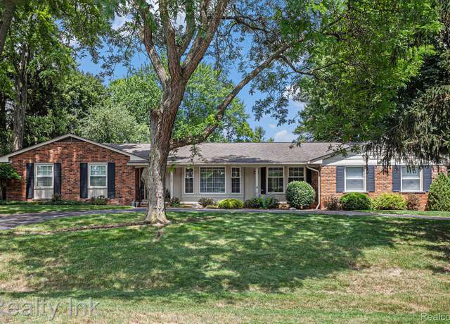 Property at 458 Shagbark Dr, Rochester Hills, MI 48309, 3 beds, 2 baths