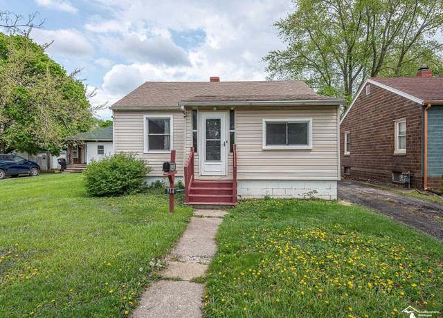 Property at 914 Maple Ave, Monroe, MI 48162, 3 beds, 1 bath