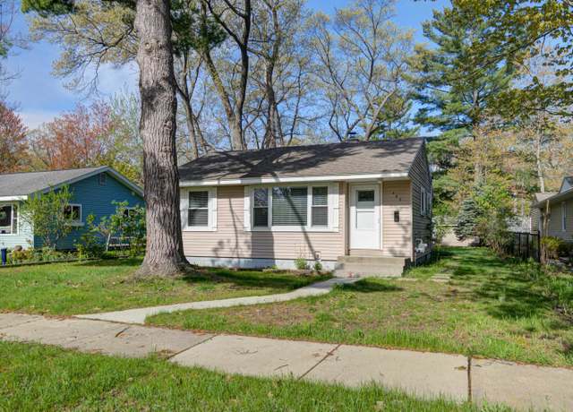 Property at 406 Hamilton St, Traverse City, MI 49686, 2 beds, 1 bath
