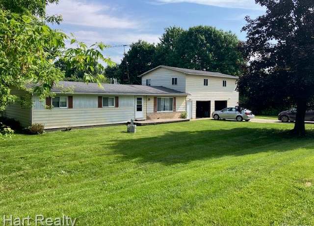 Property at 138 W Hunters Creek Rd, Lapeer, MI 48446, 3 beds, 2 baths