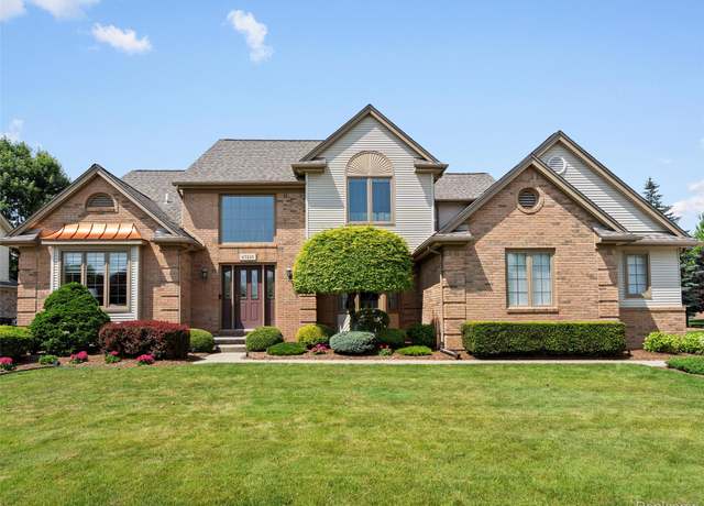Property at 47215 Robins Nest Dr, Utica, MI 48315, 4 beds, 2.5 baths