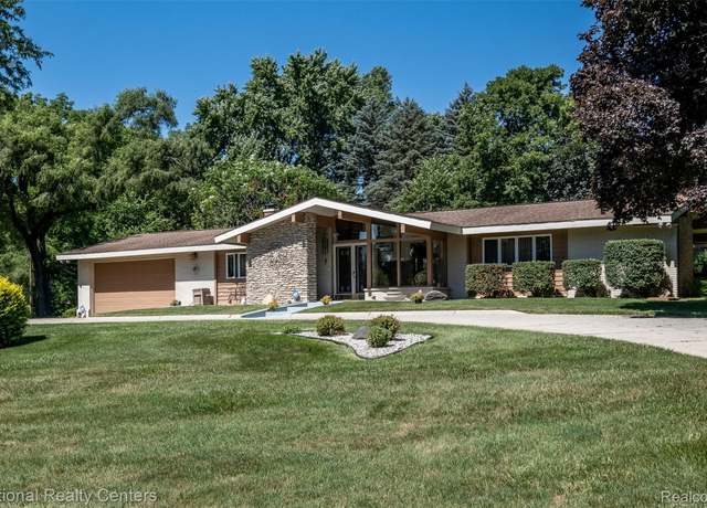 Property at 7317 Bircklan Dr, Canton, MI 48187, 4 beds, 3 baths