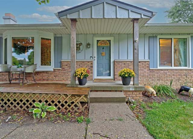Property at 1088 Hollyhock Cir, Grand Blanc, MI 48439, 2 beds, 1.5 baths