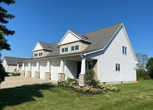 Property at 5020 Meadowbrook Ln, Flushing, MI 48433, 6 beds, 2 baths
