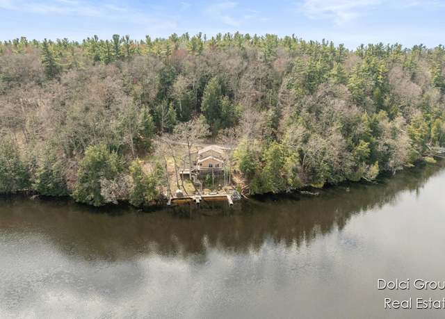Property at 4600 S Teal Ln, Newaygo, MI 49337, 3 beds, 2.5 baths