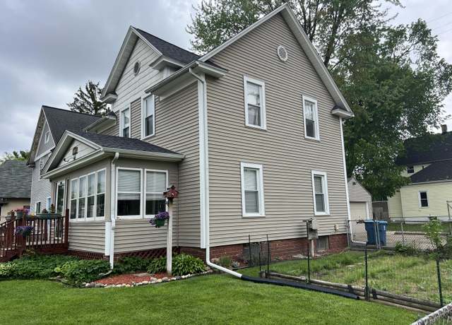 Property at 1004 Lane Blvd, Kalamazoo, MI 49001, 3 beds, 2 baths