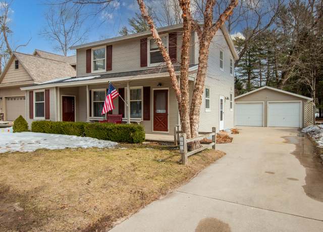 Property at 368 N Hancock St, Pentwater, MI 49449, 4 beds, 2.5 baths