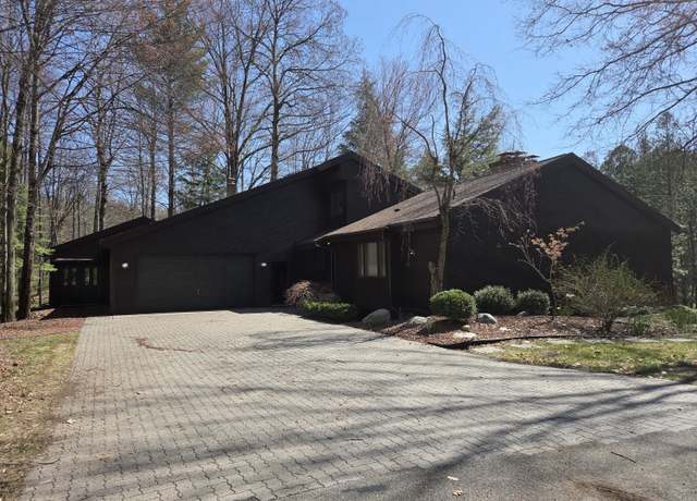 Property at 3075 Mineral Springs Trl, Mt Pleasant, MI 48858, 4 beds, 2.5 baths