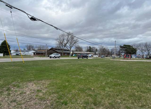 Property at 1436 E Pierson Rd, Flushing, MI 48433, 0.5 baths