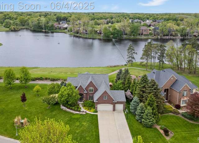 Property at 1950 Royal Birkdale Dr, Oxford, MI 48371, 4 beds, 2.5 baths