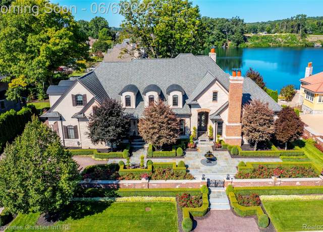 Property at 18939 Bella Vista Ct, Northville, MI 48168, 4 beds, 5.5 baths