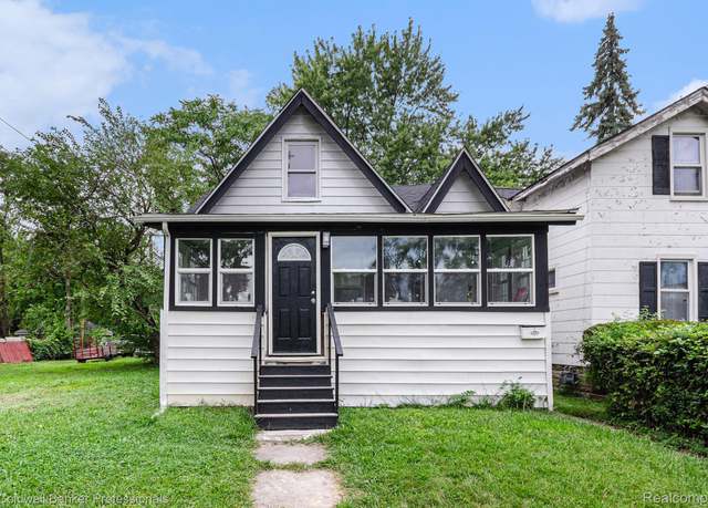 Property at 18037 Russell St, Detroit, MI 48203, 3 beds, 1 bath